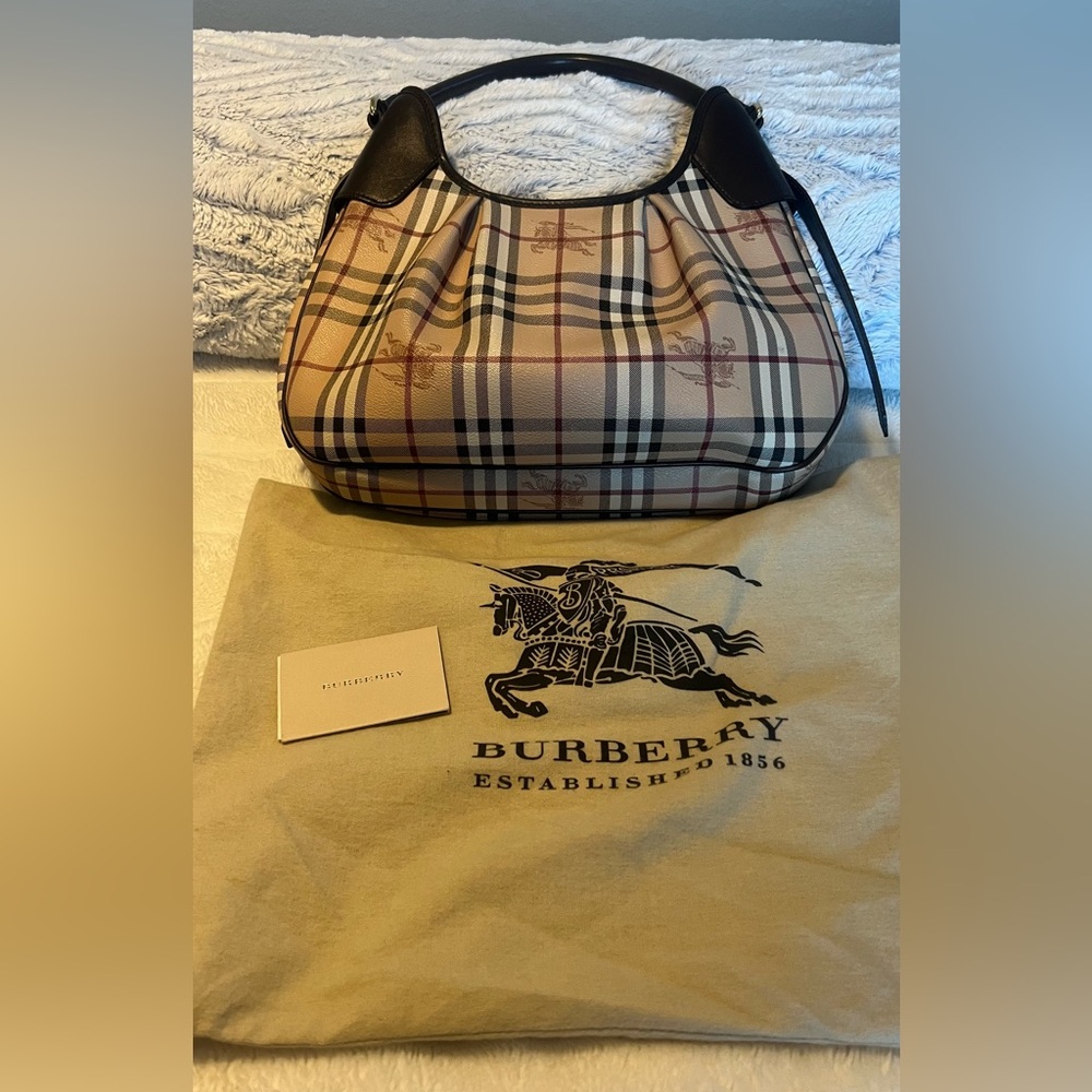 Authentic Burberry Nova Check Shoulder Handbag. In excellent condition.